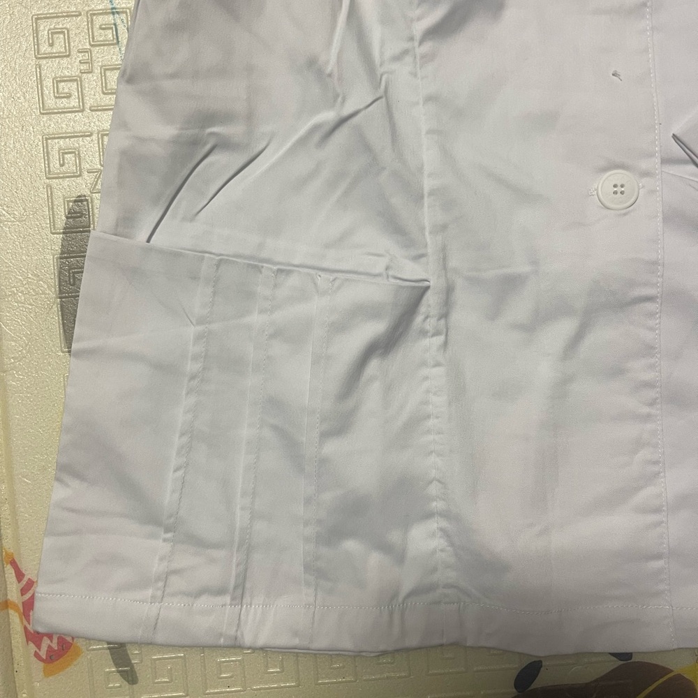 White Button-Up Lab Coat - Picture 4 of 8